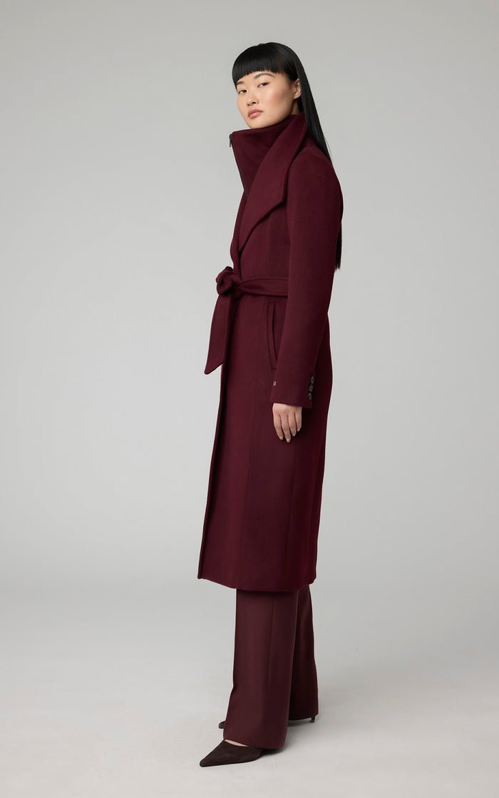 SOIA&KYO ILANA - Slim - Fit Classic Wool Coat With Bib Collar - Boutique Bubbles